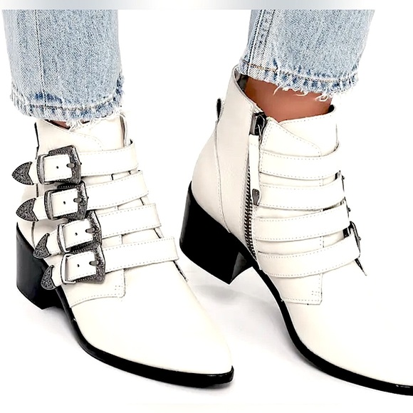 Steve Madden Billey White Leather Belted Ankle Booties - Picture 1 of 12